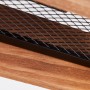 Detailaufnahme der Brilliant Deckenleuchte Calandra mit Holz und schwarzem Metallgitter.