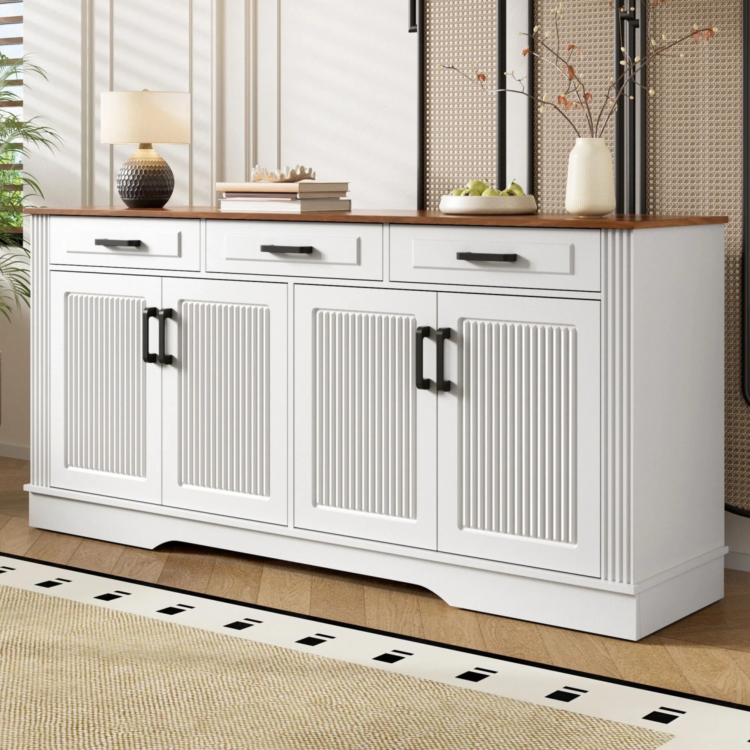 Weißes Merax Sideboard aus MDF mit Holzplatte, 4 gerillten Türen, 3 Schubladen und schwarzen Griffen für Wohnzimmer.