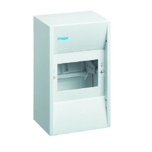 Weißer Hager Mini-Schaltschrank Gamma GD104N, 4 Platzeinheiten, Tür leicht geöffnet, kompakter Aufputzverteiler für Innenräume.