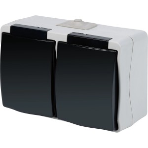 Graue 2-fach Feuchtraum Steckdose IP54 mit Klappdeckel für Aufputzmontage.