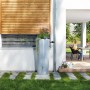 Garantia Regenwasser-Behälter Stone 2in1 350 l in Silber mit Pflanzschale im Garten.