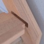 Detailaufnahme: Buche Treppe Mykonos Pro, gerade, mit Holz-Edelstahl-Geländer. Holzstruktur und Verbindungselemente sichtbar.