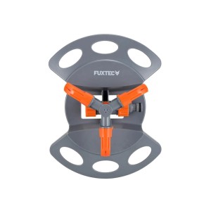 FUXTEC 3-Arm-Kreisregner in Grau/Orange mit stabilem Standfuß für die Gartenbewässerung.