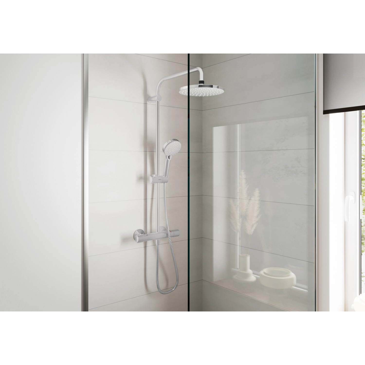 Hansgrohe Duschsystem Vernis Blend 200 mit Kopf- und Handbrause, Thermostat in Chrom.