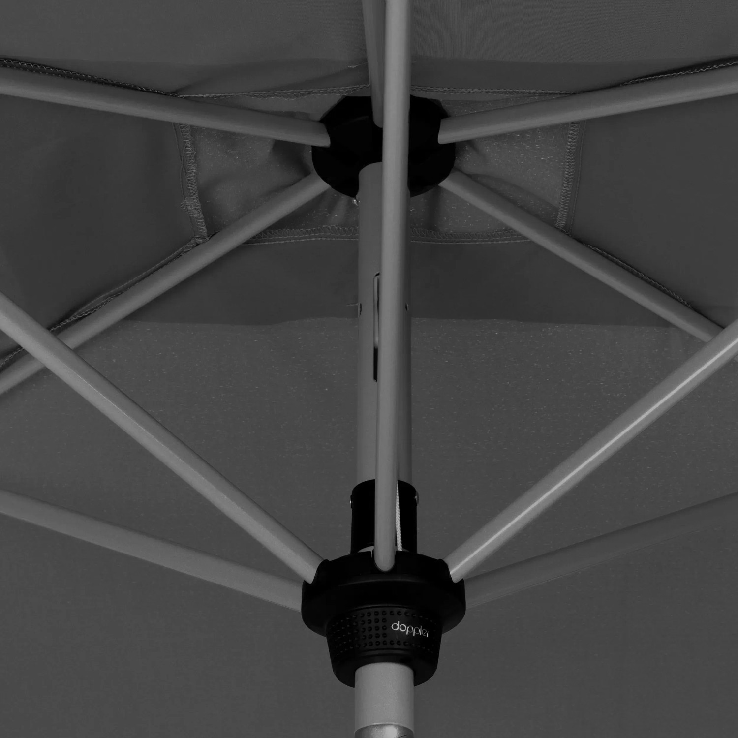 Detailaufnahme: Doppler Marktschirm Active, 210x140 cm, anthrazit, mit Gestell und Knickfunktion.