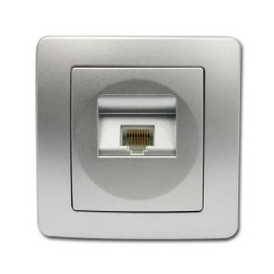 Silberne TEM EKONOMIK RJ45 Netzwerkdose Cat5e für Schalterprogramme.