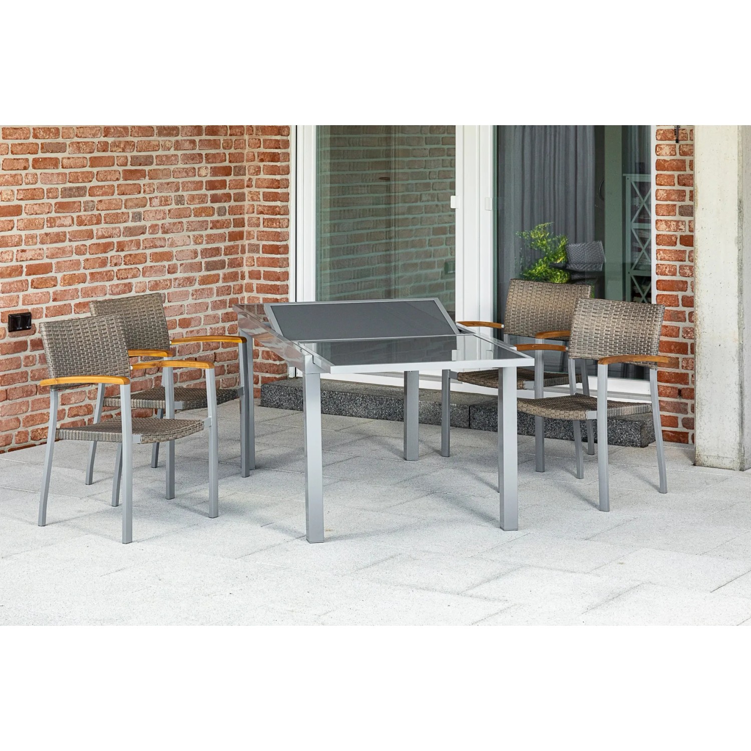 Merxx Silano Gartenmöbel-Set mit Ausziehtisch und 4 Stapelsesseln.