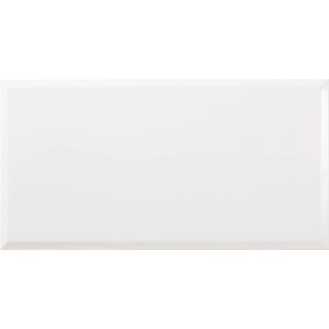 Glänzende, weiße Wandfliese im Metro-Stil mit Facetten, 31,6x60 cm.