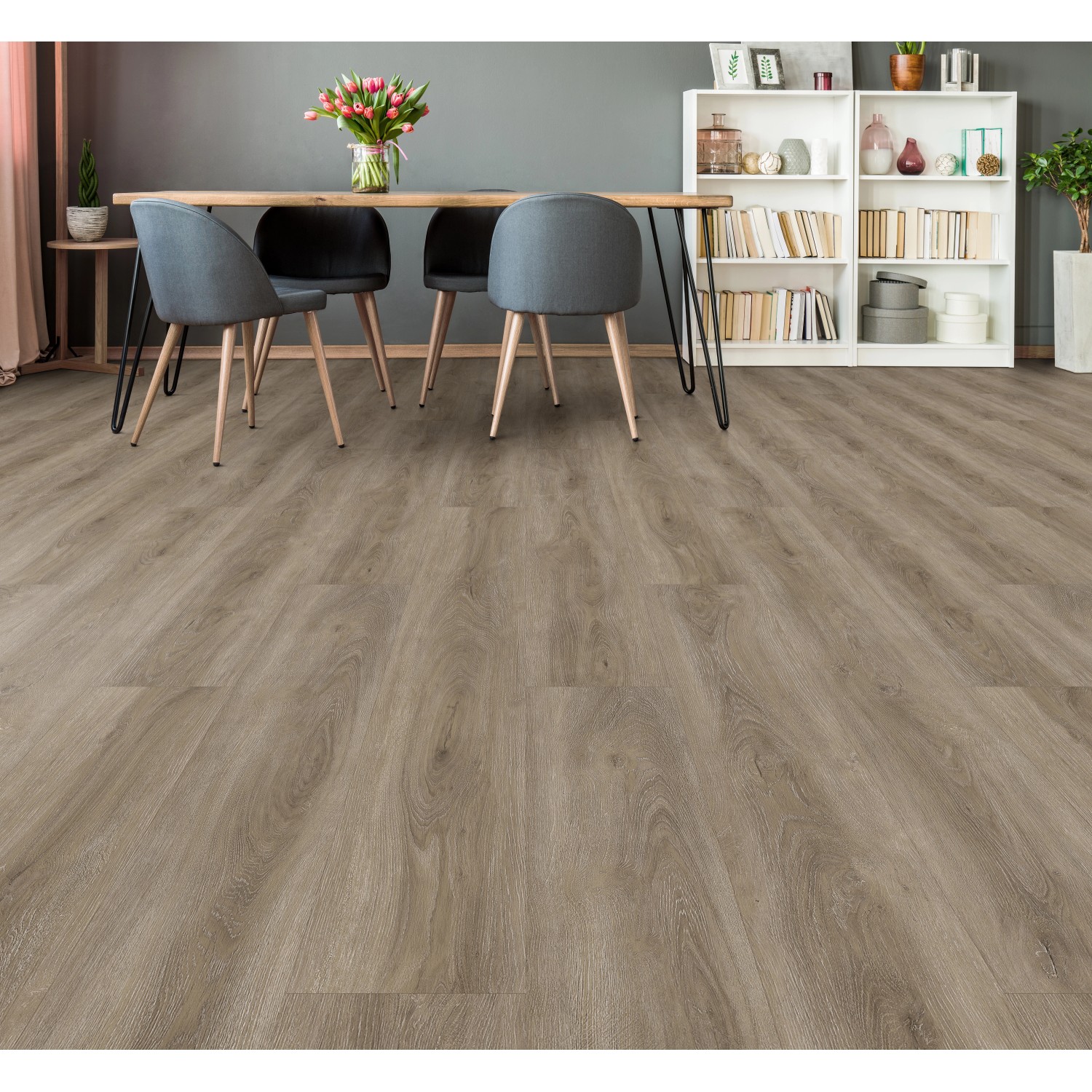 Verlegter Click-Vinylboden Winter Oak im Parkettformat in Wohnraum-Szene.