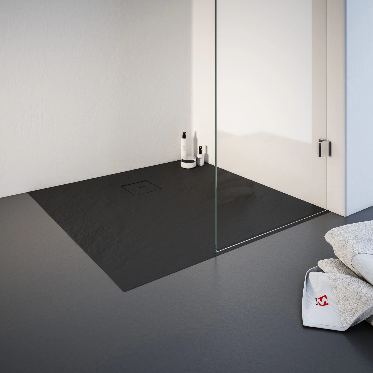 Quadratische, anthrazitfarbene Schulte Duschwanne ExpressPlus, 120x120 cm, aus Mineralguss mit Steinoptik.