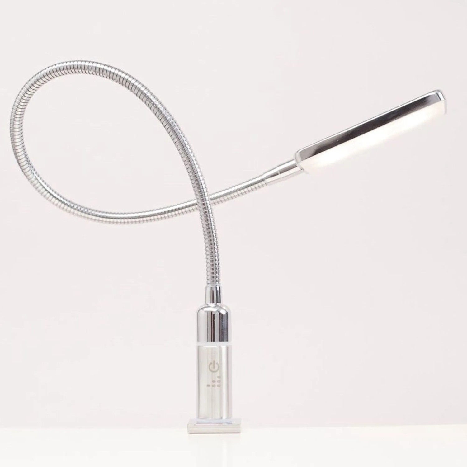 Chromfarbene LED Bettleuchte mit flexiblem Schwanenhals, 4W, dimmbar, warmweiß, 2er Set.
