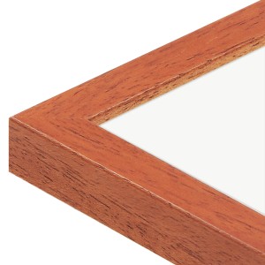 Detailaufnahme: WANDStyle Galerierahmen G950 in Kirschbaum-Optik für 3 Bilder.