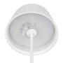 Weiße Reality LED-Tischleuchte Suarez, Ø 13,5 cm, von unten fotografiert.