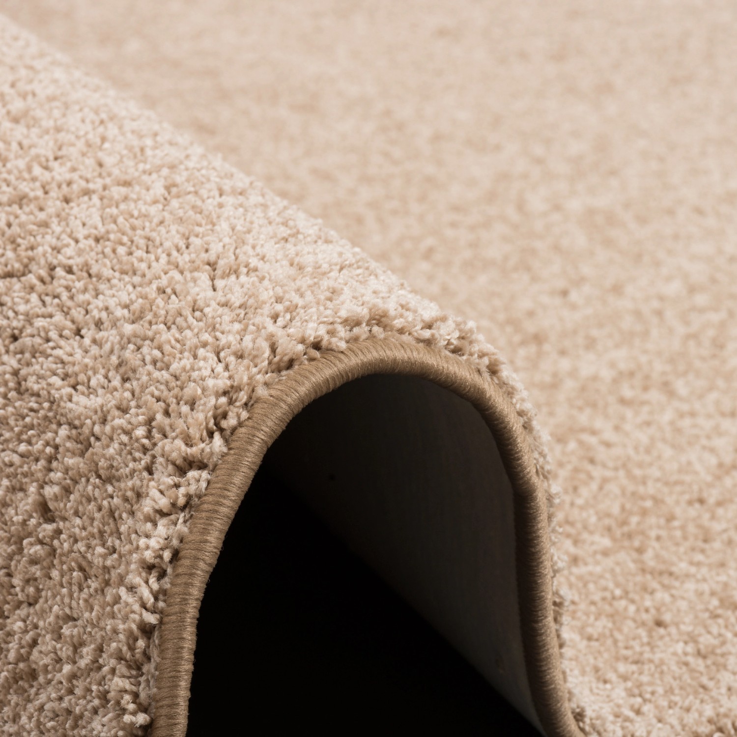 Detailansicht: Naturfarbener Snapstyle Hochflor Teppichläufer Mona, weicher Velours, 80x160cm.