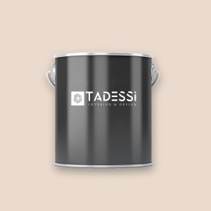 Dunkelgraue Tadessi Wandfarbe Dose vor fliederlila Hintergrund. Matte violette Dispersionsfarbe.