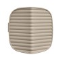 Elho Insektenhotel Cosy, 18 cm, beige-weiß, Nahaufnahme der geriffelten Oberfläche.