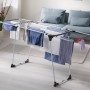 Vileda Wäscheständer Extensive, weiß, mit Wäsche behangen. Flexibel ausziehbar für bis zu 2 Waschmaschinenladungen.