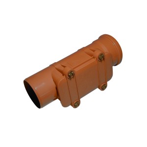 Marley Kanalgrund-Reinigungsrohr DN 110 aus Kunststoff für die Grundstücksentwässerung.