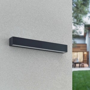 Moderne, schwarze Arcchio LED Außenwandleuchte Lengo aus Aluminium, 50cm breit.