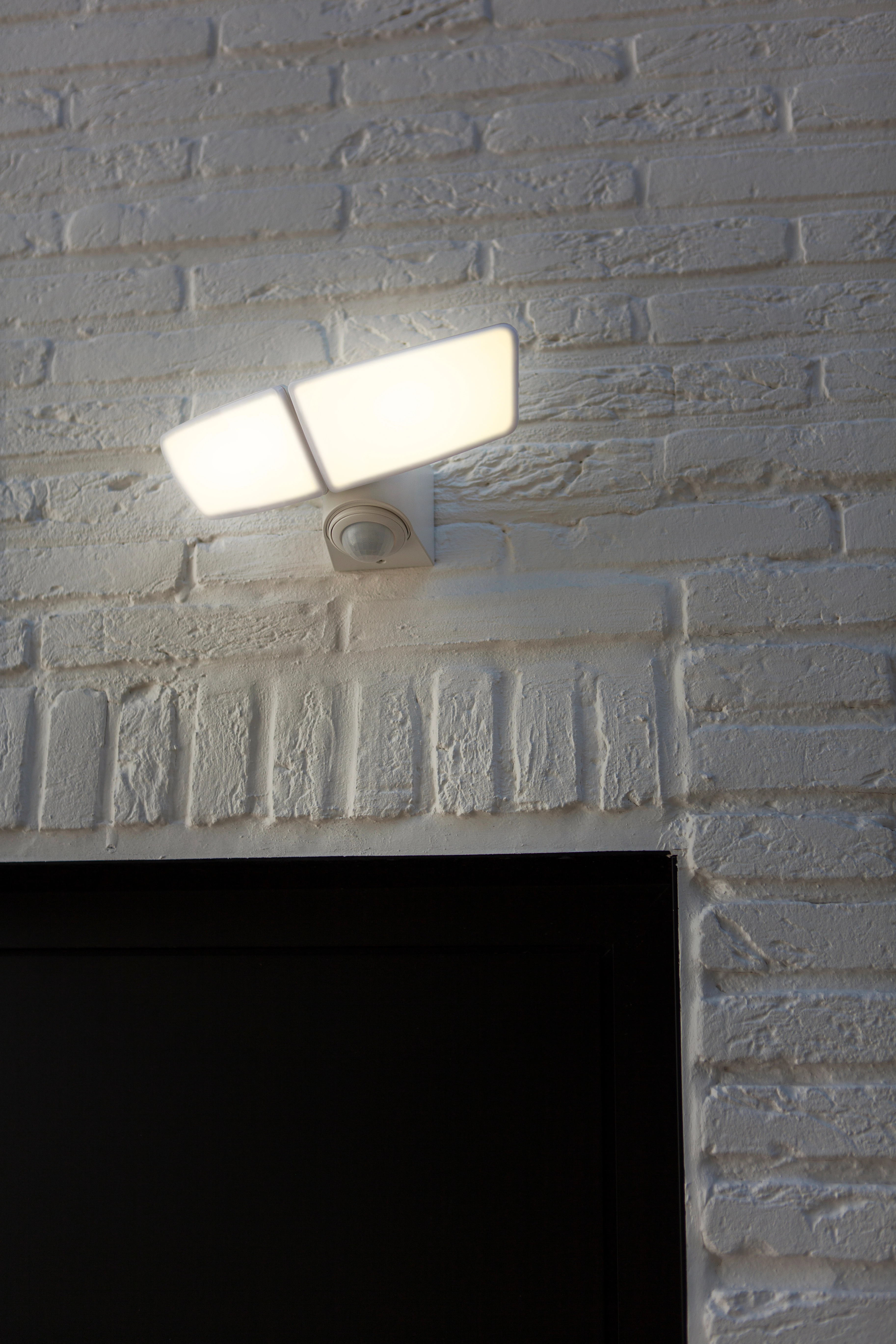 Lutec LED-Außenwandleuchte Artica 2-falmmig Weiß 12 cm x 28 cm x 14,5 cm  kaufen bei OBI | Wandleuchten