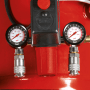 Detailaufnahme: Einhell Kompressor TC-AC 420/50/10 V mit Manometer und Druckminderer.