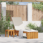 Sonnenliege aus Akazienholz mit creme Kissen, inklusive Beistelltisch. Ideal für Garten und Balkon.