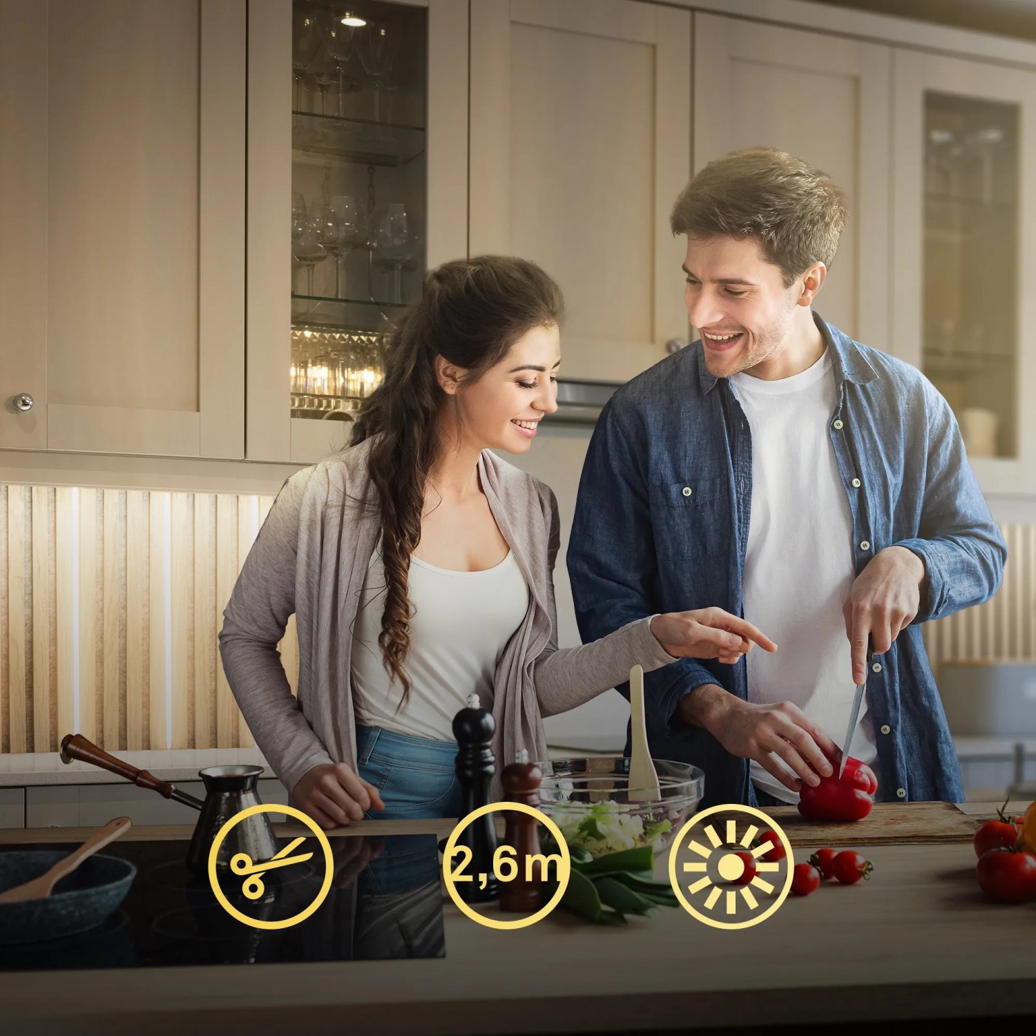 Briloner LED-Band Starter-Set mit warmweißem Licht in Küche mit Paar.
