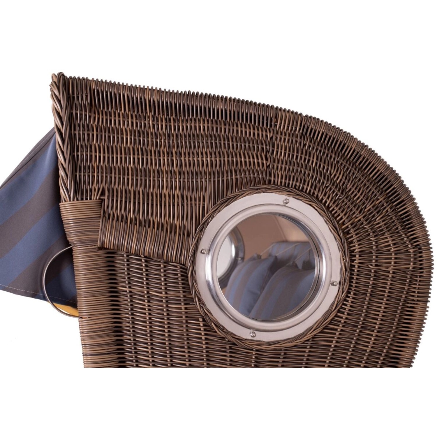 Detailansicht Strandkorb Ammersee Teak grau mit Bullauge und blau gestreiften Kissen.