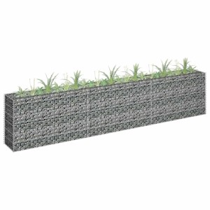 furnicato Gabionen-Hochbeet aus verzinktem Stahl, 270x30x60 cm, befüllt mit Steinen und bepflanzt.