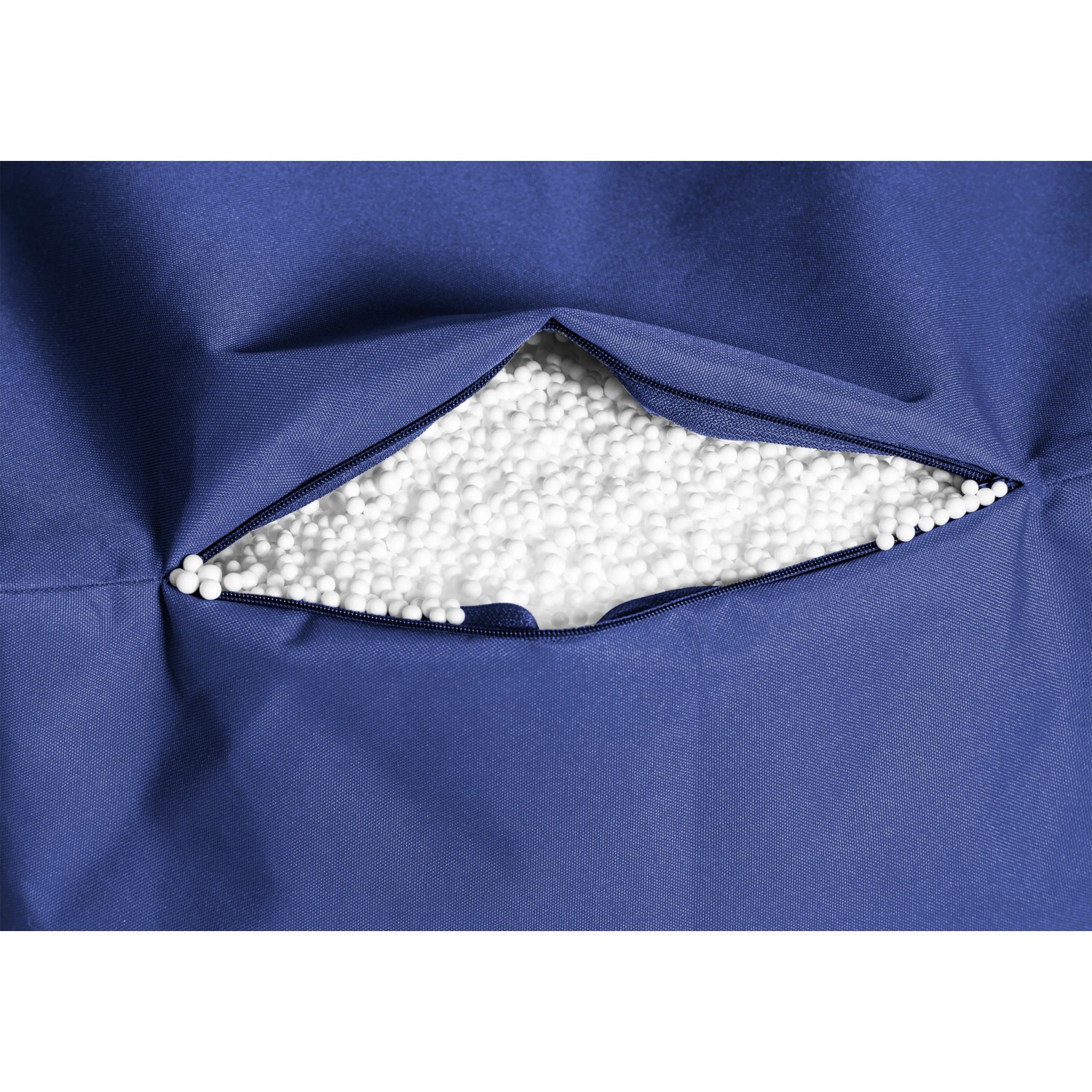 Detailansicht: Dunkelblauer Sitting Point Sitzsack Brava (120 l) mit EPS-Perlen Füllung.