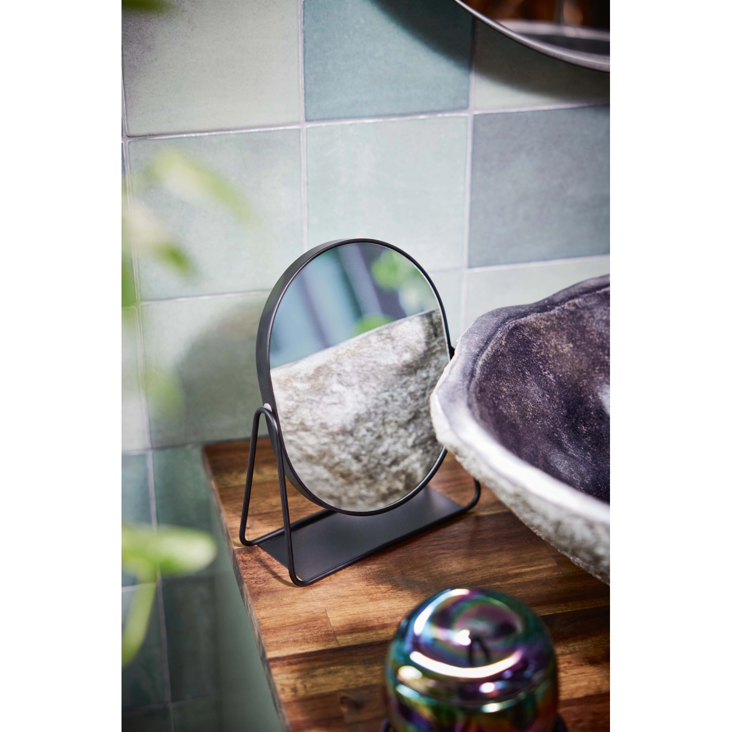 baliv Dark Wonder Kosmetikdose aus Keramik mit Flip-Flop-Effekt für Bad-Accessoires.