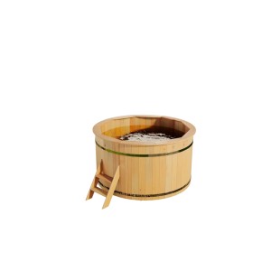 Holz-Badefass Bergen, Ø 200 cm, mit Leiter und Wasser gefüllt. Hot Tub aus Fichte für 3-4 Personen.