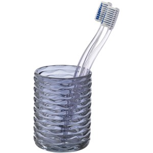 Dunkelblauer Wenko Zahnputzbecher Vetro aus Glas mit zwei Zahnbürsten.
