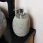 Runder, grauer Naturstein Seifenspender (15 cm) mit Chrom-Pumpe für Bad oder Küche.