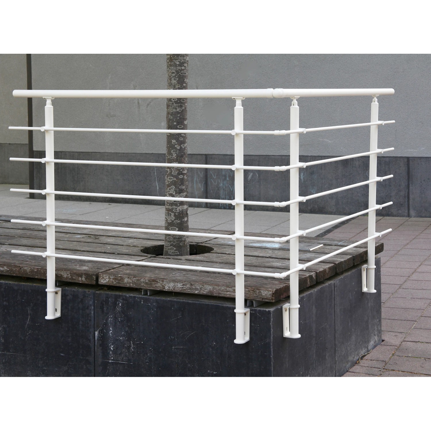 Weißes Dieda Geländerset aus Aluminium mit waagerechten Rundstäben, 100x150cm.