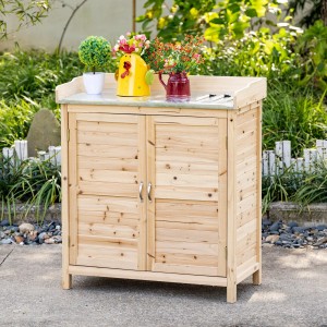 Outsunny Gartenschrank aus Naturholz mit 2 Einlegeböden, 83x40x92 cm, für Ordnung im Garten.