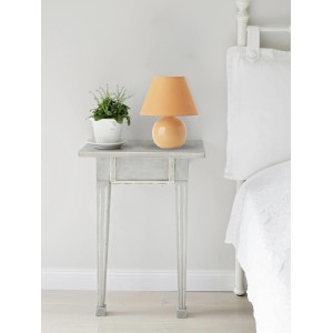 Tischleuchte Primo Pfirsich: Designlampe mit Stoffschirm in Pfirsichfarben.