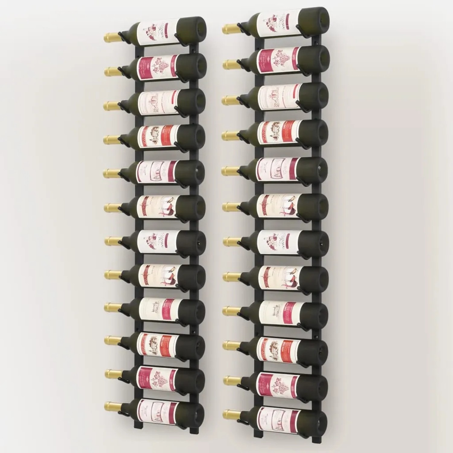 Zwei schwarze Wand-Weinregale aus Eisen für je 12 Flaschen, montiert an einer weißen Wand.
