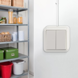 Aufputz Serienschalter von Merten, weiße Ausführung mit zwei Schaltern.