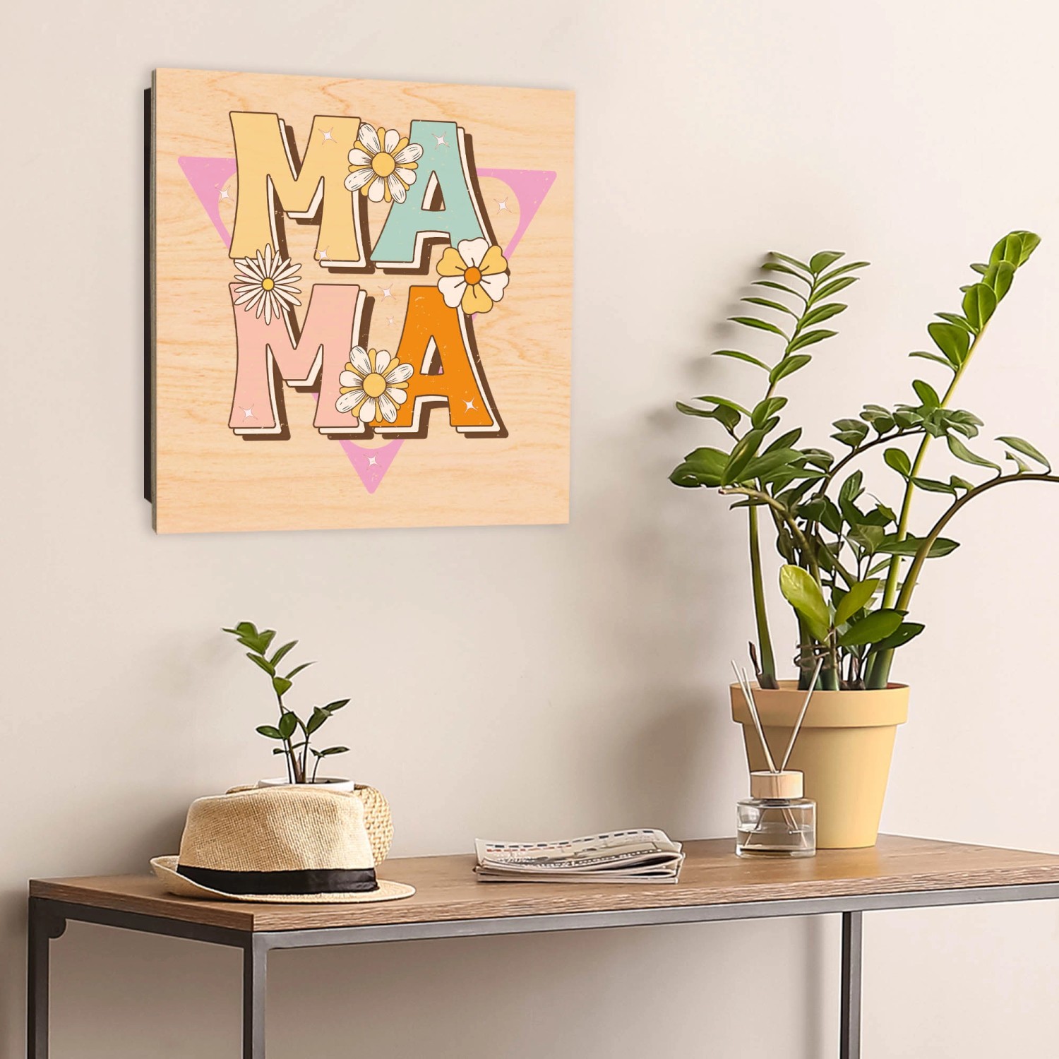 Schwarzer Schlüsselkasten aus Holz 30x30 mit Mama Liebe Retro Motiv und 50 Haken zur Schlüsselaufbewahrung.