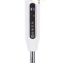 Detailaufnahme: Weißer Standventilator SV 55-41 Cool Air mit LED-Display und Touch-Bedienfeld.