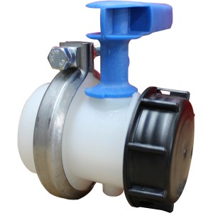 IBC Schiebehahn DN50: Hahn mit Spannschelle und blauem Griff für Regentonnen.