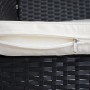 Detailaufnahme: Anthrazitfarbener Poly-Rattan Sessel Halden mit cremefarbenem Kissen und Reißverschluss.