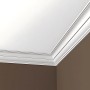 Weiße PROFHOME Eckleisten (12 Stk.) als Zierleisten an Decke und Wand im Neo-Klassizismus Stil.