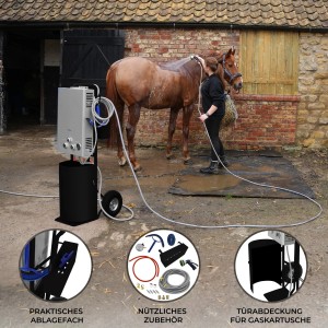 Monstershop Tragbare Pferdedusche Deluxe in Schwarz mit Zubehör und einer Person, die ein Pferd duscht.