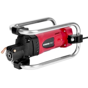 PROREGAL Betonrüttler 2300W mit 4m Schlauch. Rot-schwarzes Gerät mit silbernem Schutzrahmen.