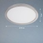 Eckige LED-Deckenleuchte Gotland in Weiß-Nickel, 40 cm Durchmesser. Moderne Deckenlampe für Bad und Wohnraum.