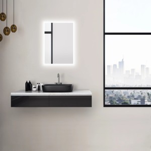 DSK LED-Lichtspiegel Silver Mare, 50x70 cm, mit umlaufender Beleuchtung im modernen Badezimmer.