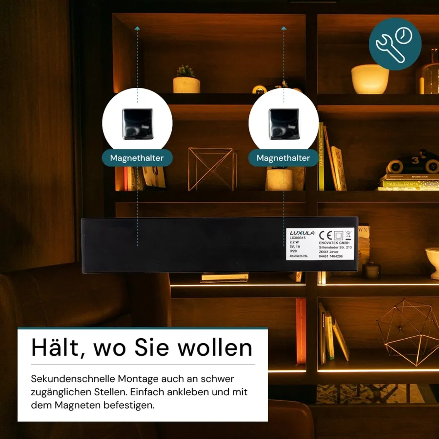 Schwarze LUXULA LED Unterbauleuchte mit Magnetbefestigung unter Regal, für einfache, kabellose Montage.