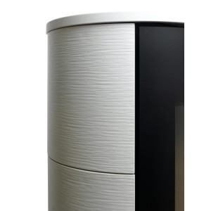 Detailansicht: Weißer Wamsler Vitus Kaminofen mit Keramikverkleidung, 7 kW Leistung.